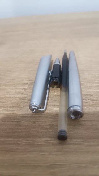 Bolígrafo Pilot Plata y Negro