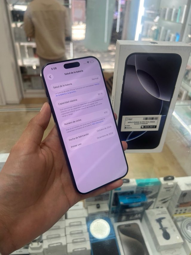 Apple iPhone 16 Pro Max 256GB Nero Semi Nuovo