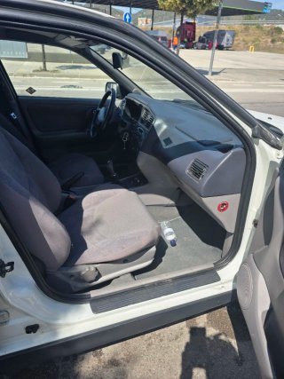 Nissan Primera 2000
