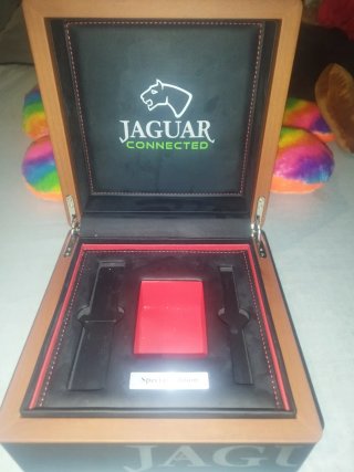 Caja Reloj Jaguar Connected Special Edition.