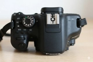 Canon EOS 750D + 15-85 USM + extras