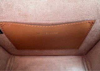 Bolso Michael Kors blanco y marrón con caja