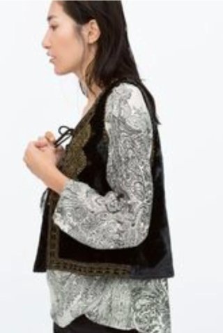 Gilet Zara in velluto nero con ricami oro