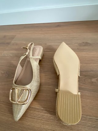 Zapatos dorados talla 39 sin estrenar