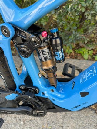 Bicicleta Eléctrica Pivot Azul