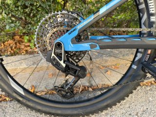 Bicicleta Eléctrica Pivot Azul