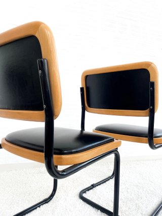 SILLA CESCA B32. TAPIZADA Y ESTRUCTURA LACADA