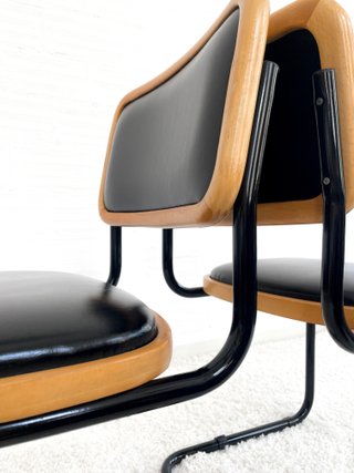 SILLA CESCA B32. TAPIZADA Y ESTRUCTURA LACADA
