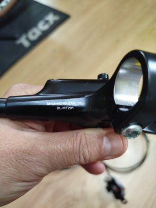 Juego Frenos Hidráulicos Shimano MT201