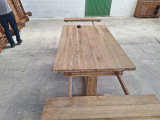 Mesa de comedor de madera maciza