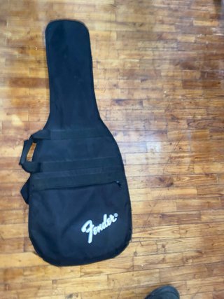 Guitarra eléctrica sonora tipo Stratocaster +funda