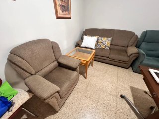 Sofá y sillón de tela