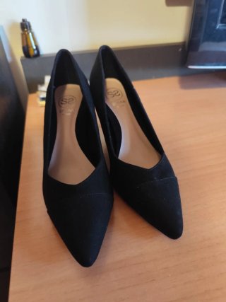 Zapatos de salón negros Sfera