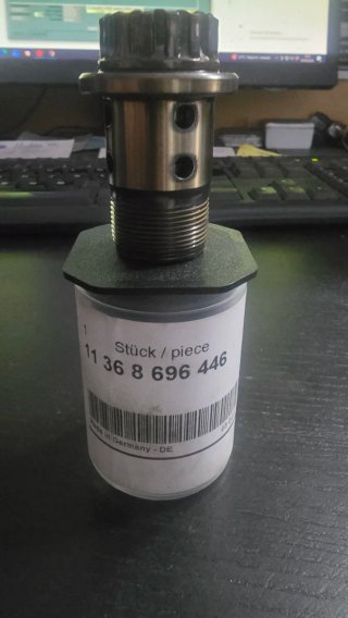 Válvula control aceite 11 36 8 696 446