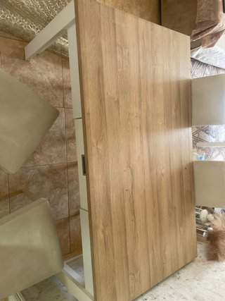 Mesa de comedor moderna