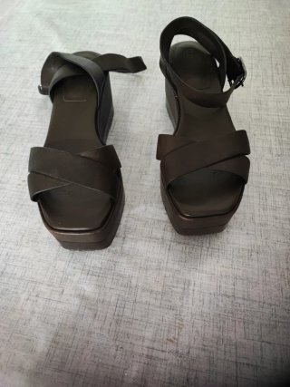 Sandalias Massimo Dutti Piel Talla 37, usadas 1vez