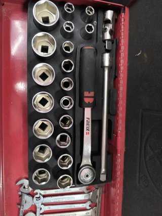 Caja herramientas metálica LUX con carraca Wurth