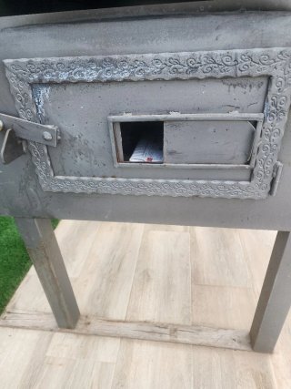 Horno de hierro para usar con leña