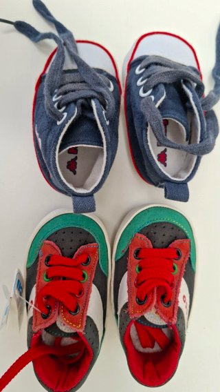 2 Pares Zapatillas Bebé Talla 16 Sin Estrenar