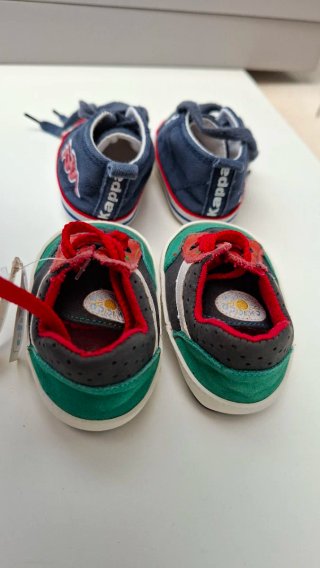 2 Pares Zapatillas Bebé Talla 16 Sin Estrenar