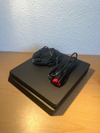 PS4 Slim 500GB + 2 mandos + FC24
