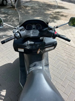 Suzuki Burgman 400