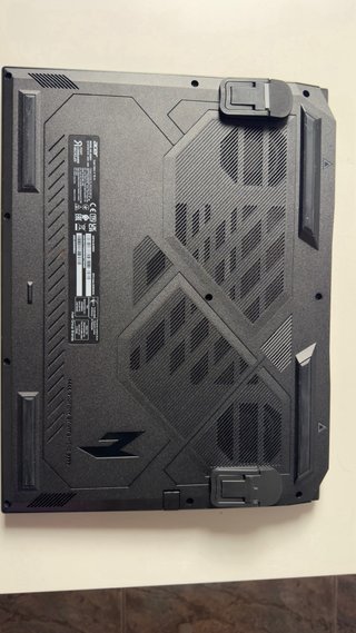 Portátil Gaming Acer RTX 5070 32GB RAM 1TB SSD