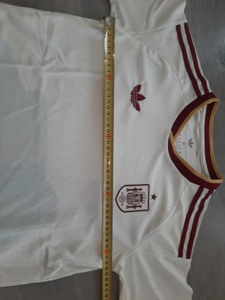 Camiseta y pantalon España Niño Talla 26
