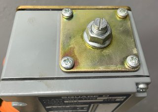 Presostato Square D 9012 ADW-3 M12