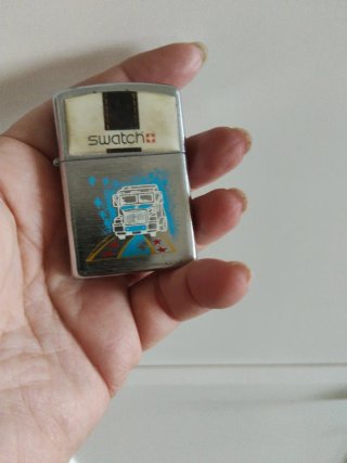 Accendino Swatch con camioncino