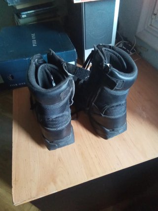 Botas negras de trabajo MAGNUM