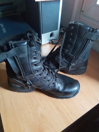Botas negras de trabajo MAGNUM