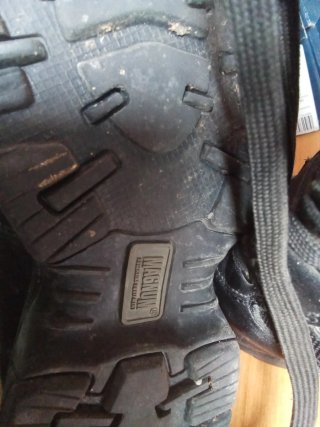 Botas negras de trabajo MAGNUM