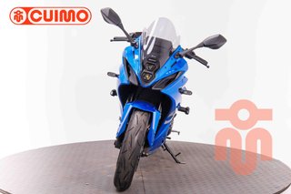 SUZUKI GSX-8R