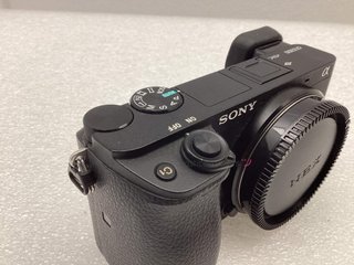 camara digital evil sony alpha a6300 (ilce-6300)