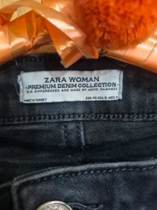 Vaqueros Zara Woman Negros