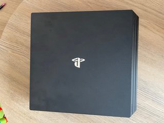 PS4 Pro Sony Negra + 2 Mandos