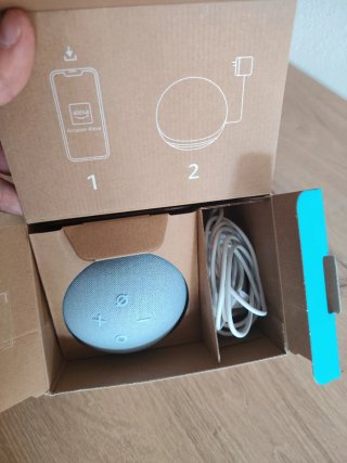 Amazon Echo Dot 5 azzurro con orologio
