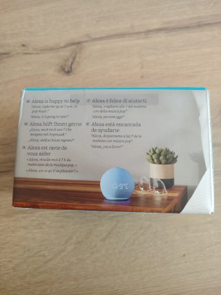 Amazon Echo Dot 5 azzurro con orologio