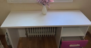 Escritorio juvenil blanco y rosa con cajones