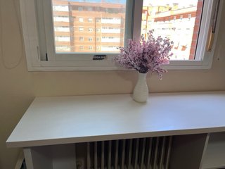 Escritorio juvenil blanco y rosa con cajones