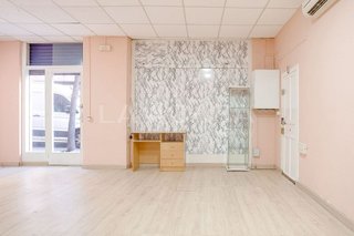 Local comercial en venta en Pubilla Cases en Hospitalet de Llobregat, L´