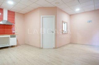 Local comercial en venta en Pubilla Cases en Hospitalet de Llobregat, L´