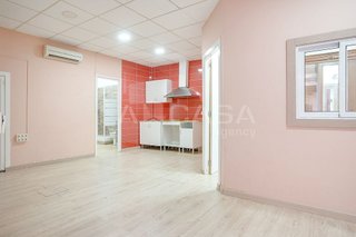 Local comercial en venta en Pubilla Cases en Hospitalet de Llobregat, L´