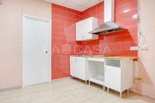 Local comercial en venta en Pubilla Cases en Hospitalet de Llobregat, L´