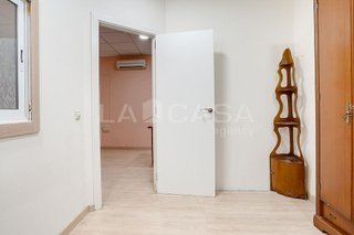 Local comercial en venta en Pubilla Cases en Hospitalet de Llobregat, L´