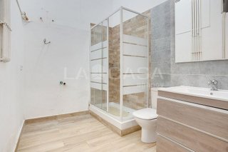 Local comercial en venta en Pubilla Cases en Hospitalet de Llobregat, L´