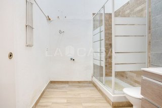Local comercial en venta en Pubilla Cases en Hospitalet de Llobregat, L´