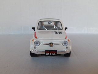 1/18 MODELLO FIAT 500 ABARTH 595 SS NO BURAGO