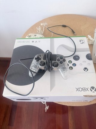 Xbox Series S + 2 mandos